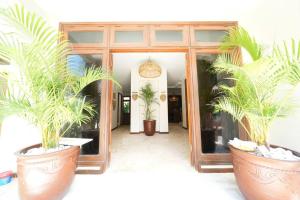 Villa MARIE - KUTA - 6 Bedroom 4 Bathroom Villa - Great Location !