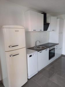 New apartment Vir, 200m from beach