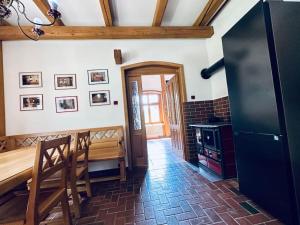 Hunters lodge Oliver