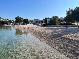 BUQEZ ECO RESORT - Beach Villas 2 and 8 - Seaview, new wifi!