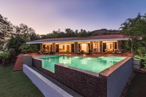 SaffronStays Shambhala Lakeside - 3BHK Villa with Infinity Pool, Lakeview Deck & Alfresco Dining