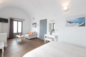 Junior Suite with Sea View room in Hotel Star Santorini