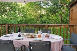 Maisons de vacances Maison bois avec terrasse sur pilotis : photos des chambres