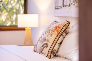 Coastal SOL -Right on Clarkes Beach!