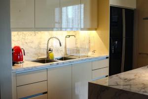 Poblacion Penthouse Suite with Private Roofdeck