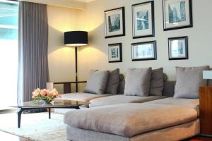 Poblacion Penthouse Suite with Private Roofdeck