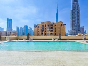 The Downtown Dreamer: A Trendy 1BR near Dubai Mall