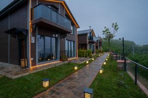 POISON GARDEN SUİTE