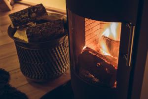 Scaldersitch Farm Boutique Glamping Tipi with private wood fired hot tub