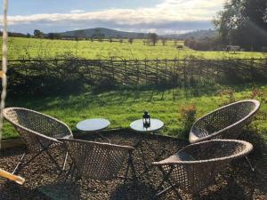 Scaldersitch Farm Boutique Glamping Tipi with private wood fired hot tub