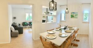 Villa Sol Necujam - private pool and 30m from the beach