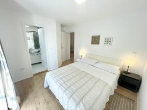 Villa Sol Necujam - private pool and 30m from the beach