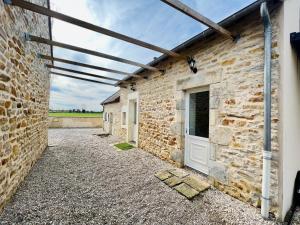 "Villa du Circuit" avec Piscine, 4 Chambres, 4 SDB, à 8 min du circuit, parking et portail électrique