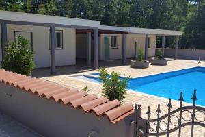two studio apartmans whit big pool
