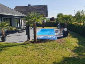 großzügige Unterkunft mit Terrasse