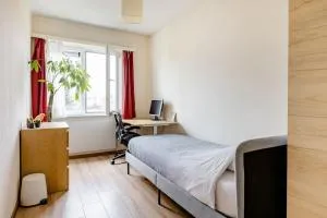 Digital Nomad Station - Bedroom with Desk nearby Station and Parking - Mortsel