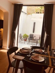 Central Brighton flat, 3 bedrooms, sleeps 6, close to shops and beach