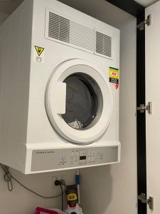 Lovely CBD two bedroom apartment free parking gym and sauna