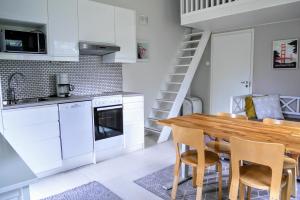 Cozy 4 person guesthouse on quiet residential area