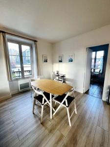 Appartements Suites Rive Gauche - Duplex Fontainebleau - Chez Andre : photos des chambres