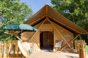 Campings Village Huttopia Lac de Rille : photos des chambres