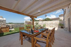 Stone house Dijana Istria Sveti Lovrec 