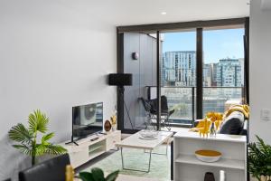 Ren - Urban Charm Residence