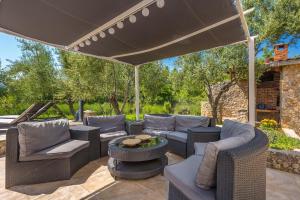 Cozy holiday house in Brzac