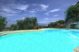 Casa con piscina, vista mare, patio privato, AC, posto auto e wi-fi