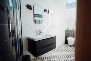 Beautiful 1 bedroom apartment close to the Harbour