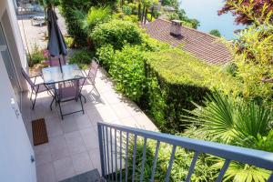 La Palma 3 by Quokka 360 - studio with terrace and lake view