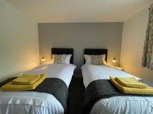 Cosy & Comfortable Apartment w/Parking - 沃克索普