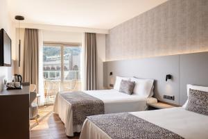 Double Room with Pool View room in Golden Bahía de Tossa & Spa 4* Sup.