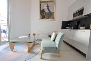 2BR Close Gare Station AC and Balcony DOWNTOWN CANNES - BENAKEY