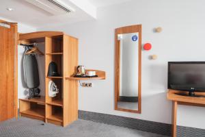 Standard Room with Free Hot Breakfast room in Holiday Inn Express Shrewsbury an IHG Hotel