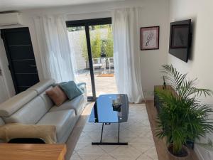 Villa-jacuzzi-1chb-jardin-10minsAixEnPce-QuartierChic