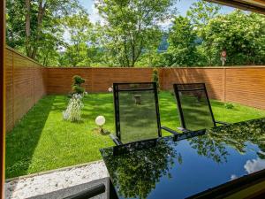 AusZeit Steiraland 6 mit überdachter Terasse schönen Garten und kostenlosen Parkplatz - 4hvězdičkové hotely ve městě Leoben