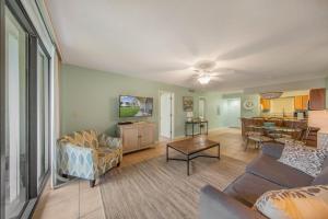 Seaside Beach & Racquet Club 5117 by Vacation Homes Collection