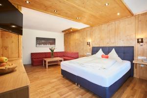 Double Room with Mountain View room in Hotel Hubertushof - Ihr Hotel mit Herz