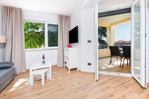 Apartments Sunrise & Sunset by Irundo