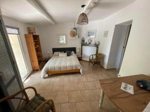 Maisons d'hotes Le mazet en ete - studio en garrigue nimoise : photos des chambres