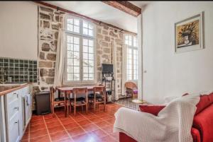 Appartements Appartement 2eme etage plein coeur centre historique de Pezenas : photos des chambres