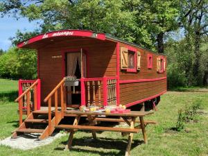 Sejours a la ferme Gites et Roulottes au Domaine de la Trille : photos des chambres