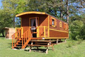 Sejours a la ferme Gites et Roulottes au Domaine de la Trille : photos des chambres