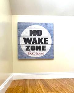 Beautiful Boathouse overlooking the Bay