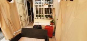 DELUXE TOP CENTER House with gardens tent ,2 bedrooms and living room next to the BEACH and SEA GARDEN- 5 min by walk,with equiped kitchen