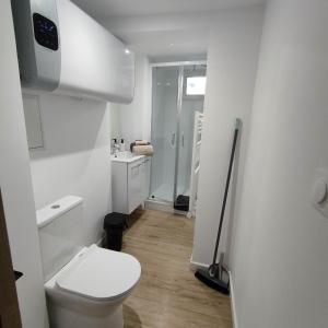 Appartements A 10 min de Rouen - Le Rollon : photos des chambres