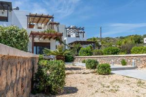 Villa Sunrise by the Sea