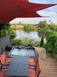Maison cocoon avec jacuzzi privé vue Dordogne - 卡斯提永拉巴泰伊