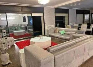 House - 卡萨布兰卡